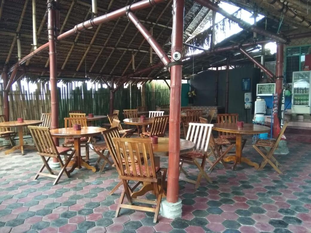 Dasi Guesthouse Ende Exterior photo